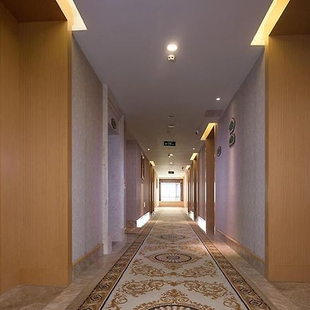 Vienna 3 Best Hotel Dongguan Liaobu Veicle City Esterno foto